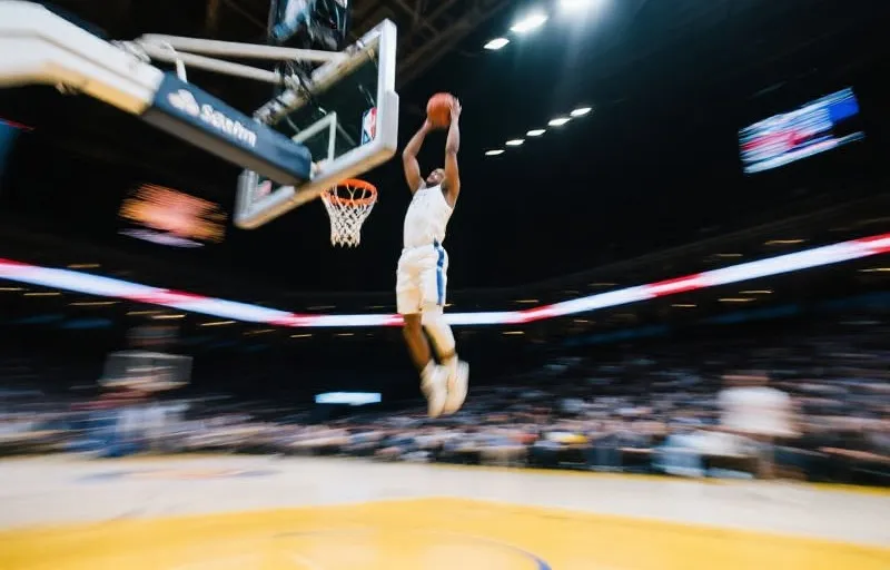 篮球赛事直播海报